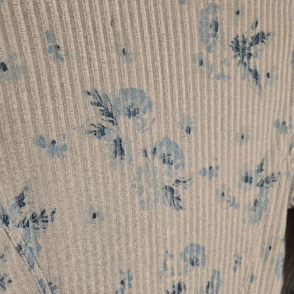 Free People Layer Me Henley Top Small Floral Gray Combo Bell Sleeve Boho New - Picture 7 of 10